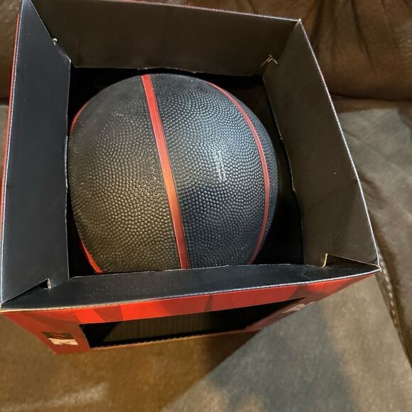 NBA 2K22 GAMESTOP EXCLUSIVE BASKETBALL ONLY- NO VIDEO GAME. - Picture 3 of 4